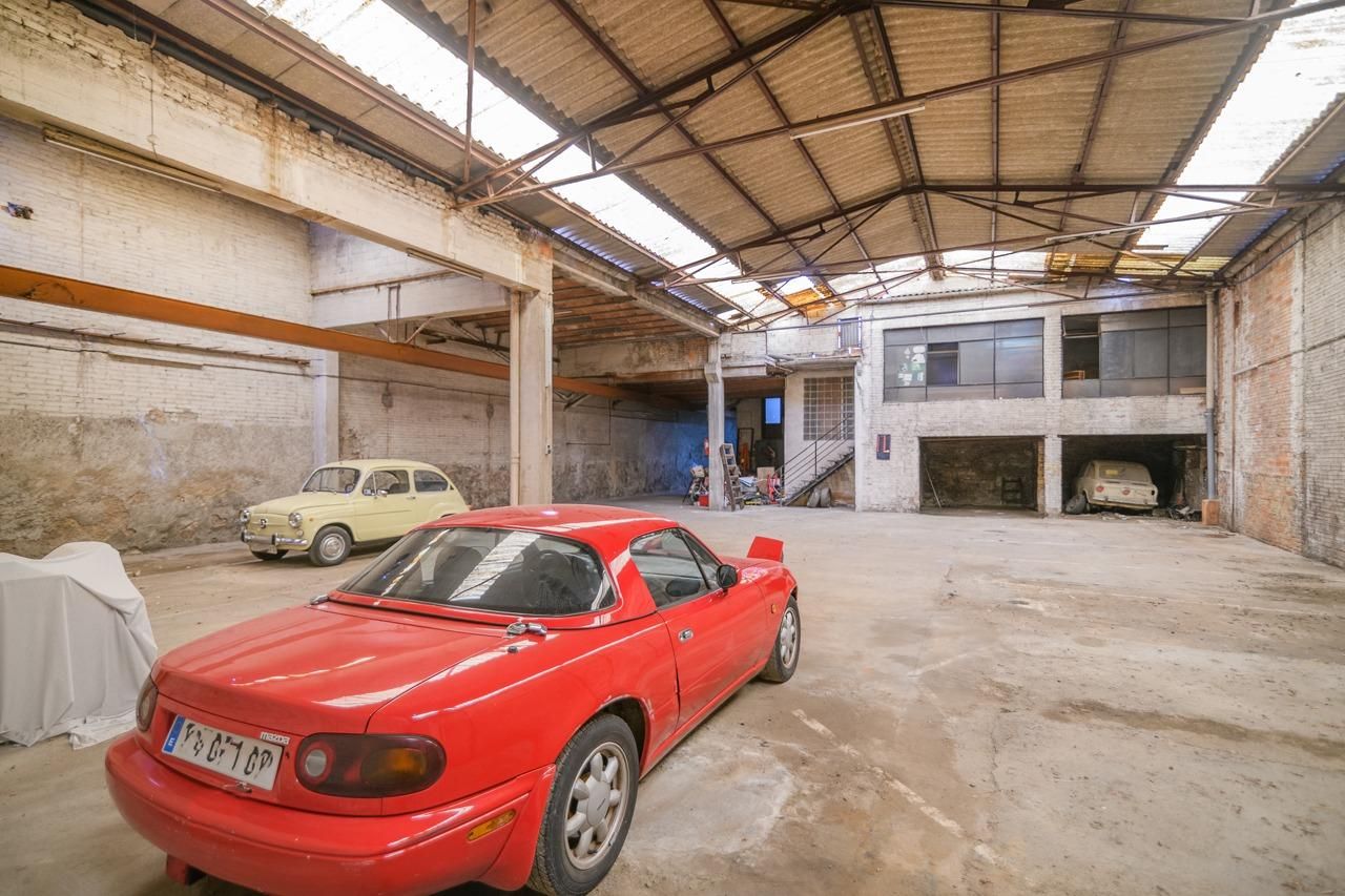 Exterior view of House or chalet for sale in Manresa