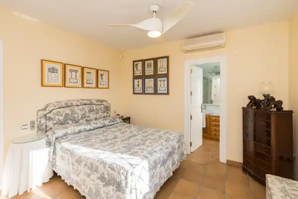 Habitación de Casa o chalet en venta en Rincón de la Victoria con Aire acondicionado, Calefacción y Jardín privado