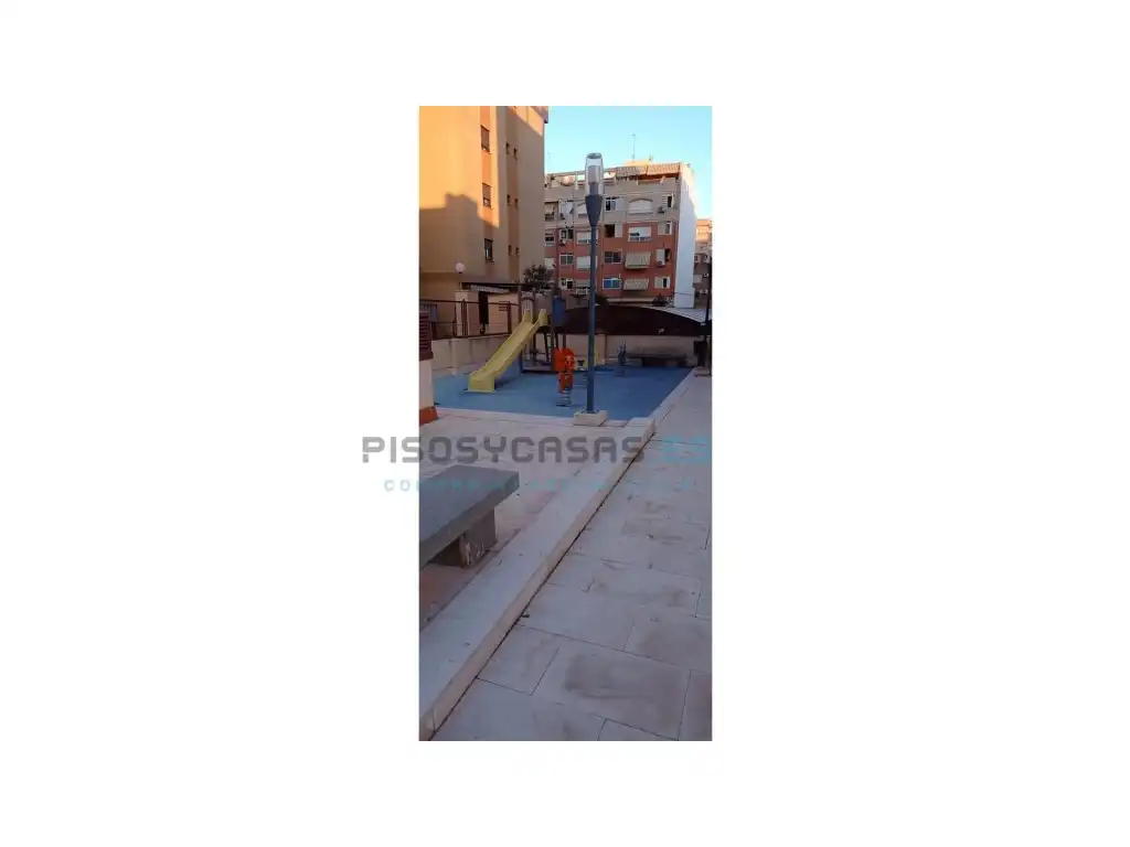 Vista exterior de Casa adosada en venda en Sagunto / Sagunt amb Aire condicionat, Jardí privat i Terrassa