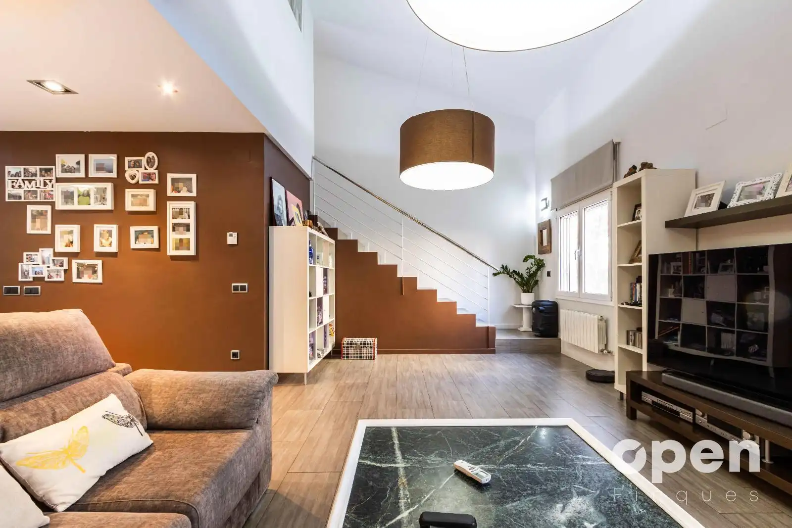 Wohnzimmer von Einfamilien-Reihenhaus zum Verkauf in Terrassa mit Klimaanlage, Heizung und Terrasse