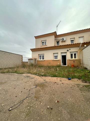 Casa adosada en Venta en Quintanar de la Orden