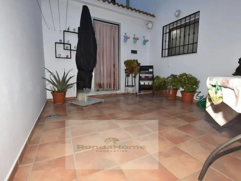 Casa adosada en venda a Cuevas del Becerro