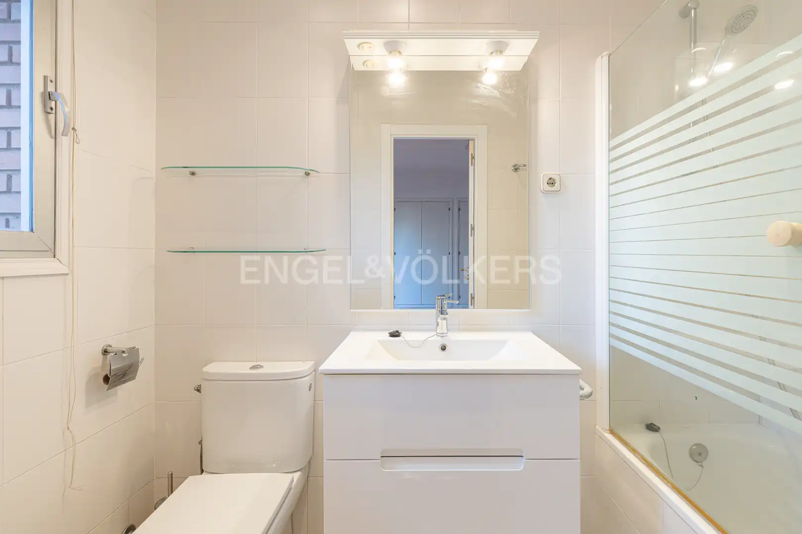 Bathroom of Houses for rent in Madrid  with Air Conditioner, Heating and Private garden