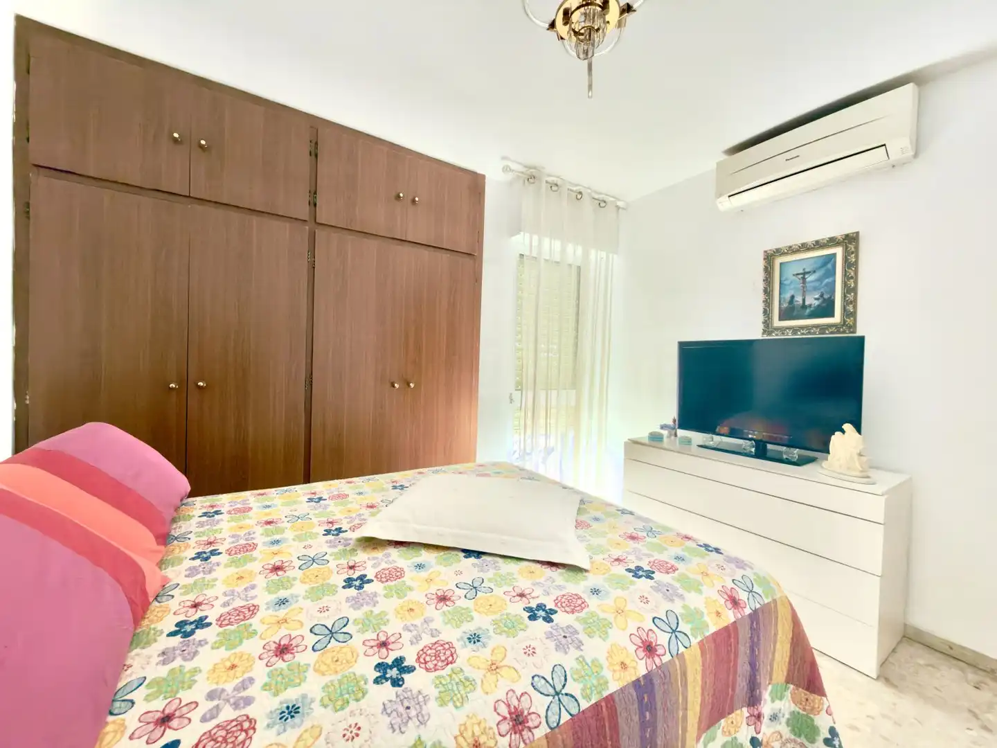 Dormitori de Casa o xalet en venda en Mairena del Aljarafe amb Aire condicionat, Calefacció i Terrassa