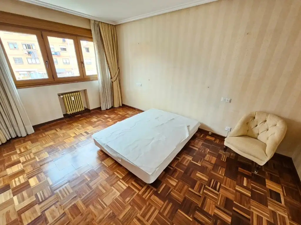 Habitación de Piso en venta en Avilés