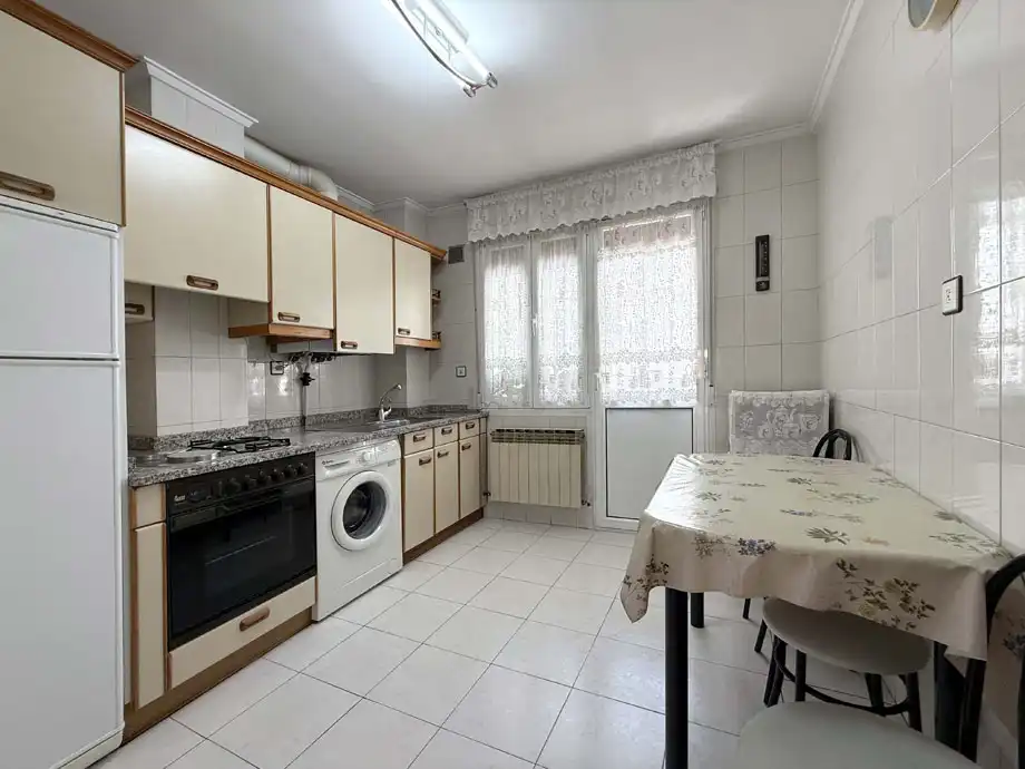 Kitchen of Flat for sale in Vitoria - Gasteiz  with Heating, Storage room and Furnished