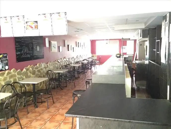 Local comercial en venta en El Carbayedo - El Quirinal, imagen 3