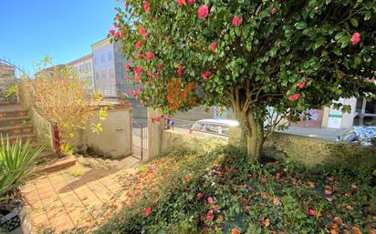 Vista exterior de Casa o xalet en venda en Santiago de Compostela  amb Jardí privat