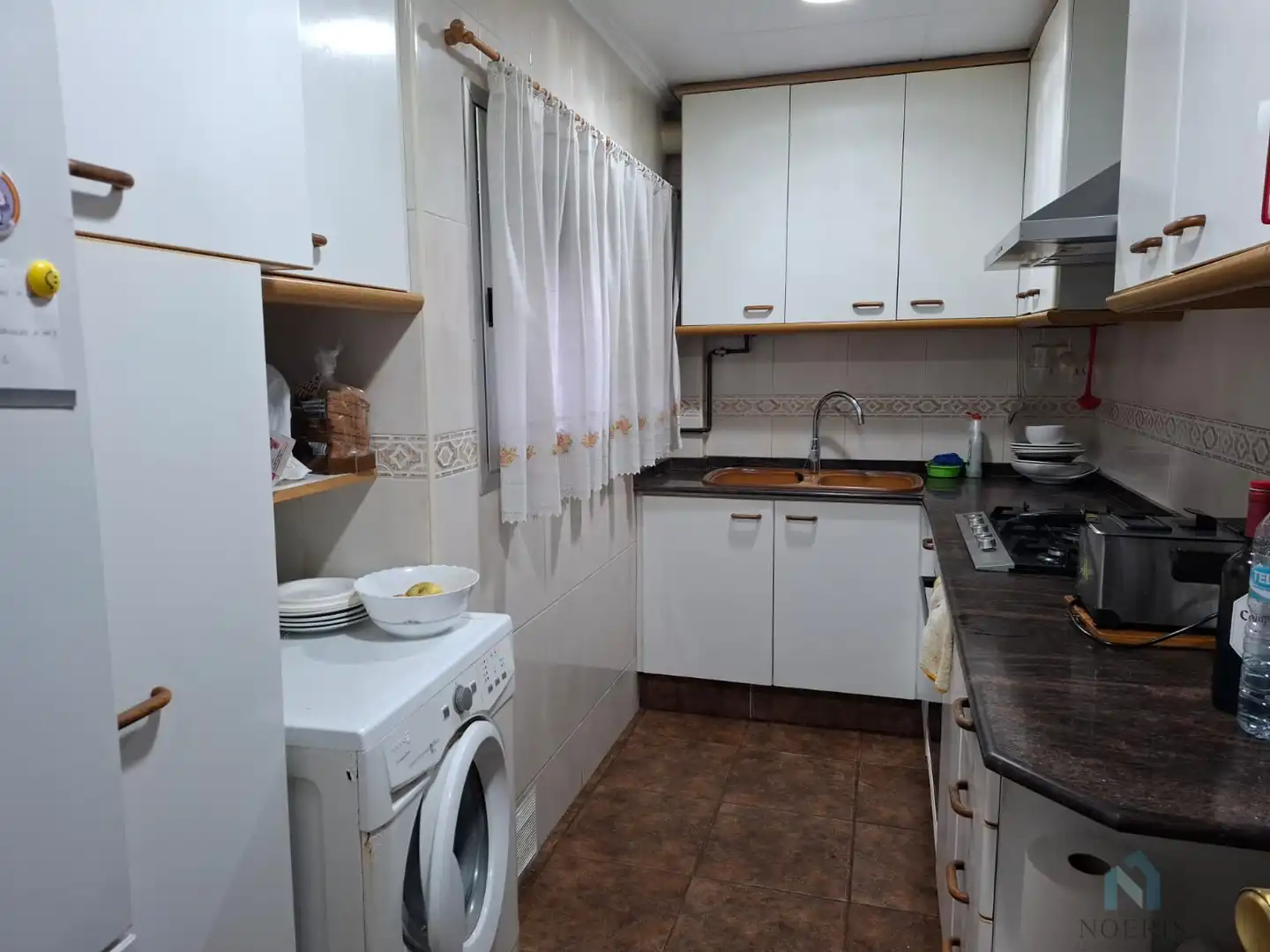 Kitchen of Flat for sale in Silla  with Air Conditioner and Balcony