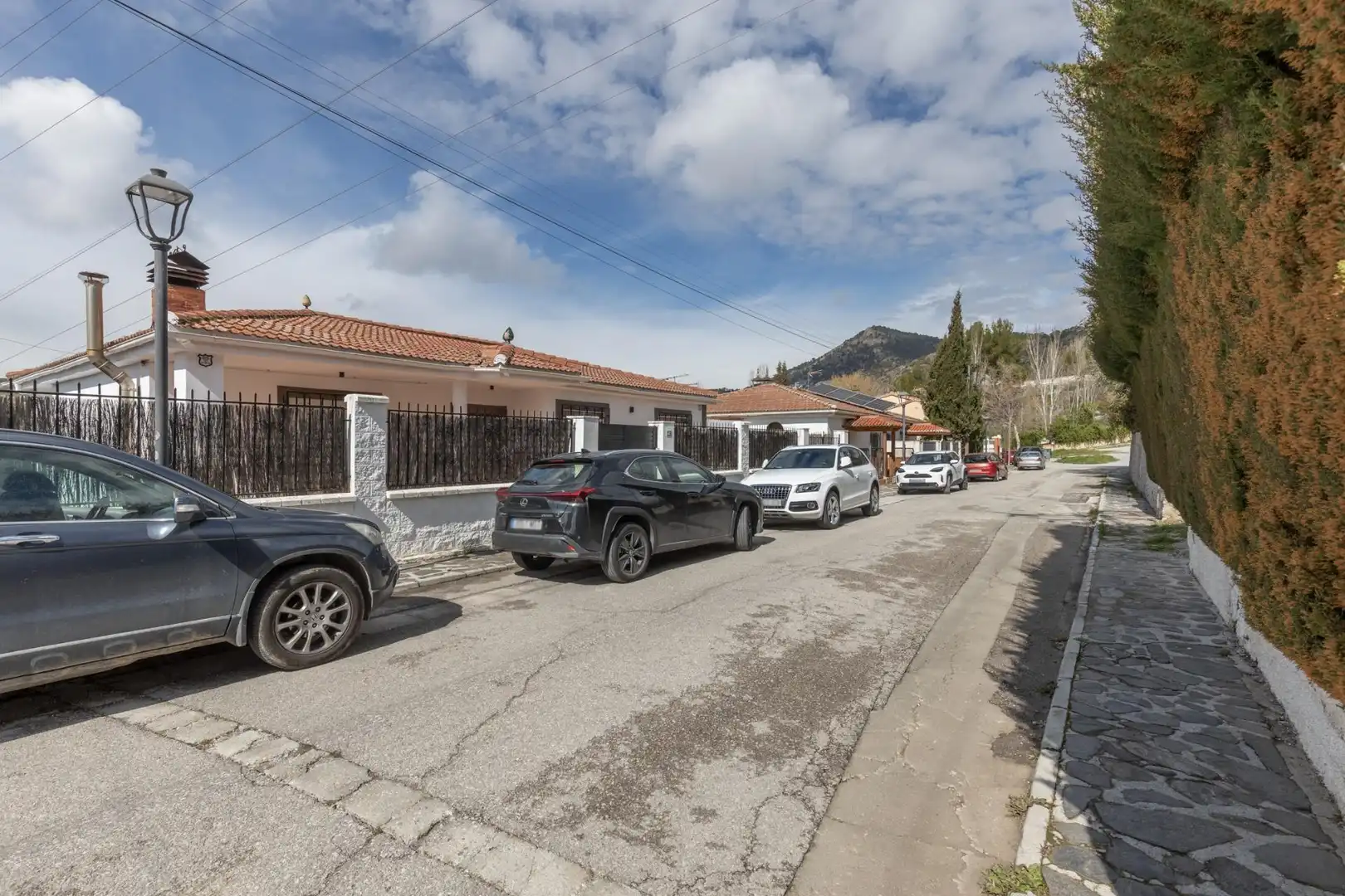 Vista exterior de Casa o xalet en venda en Huétor de Santillán amb Calefacció i Piscina