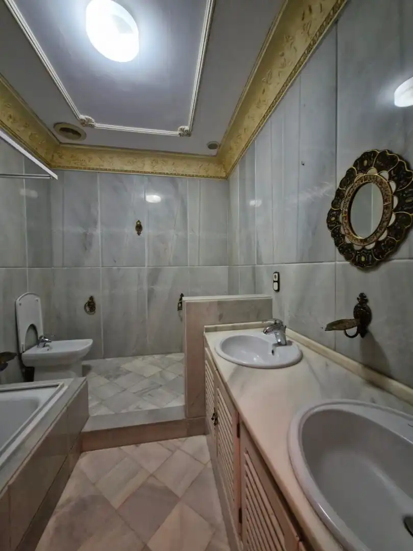 Bathroom of Houses for sale in Granada  with Terrace