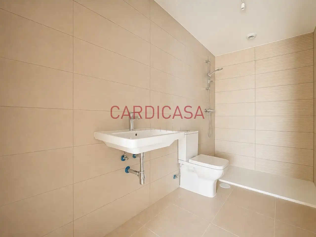 Bathroom of Flat for sale in Vigo   with Heating and Terrace