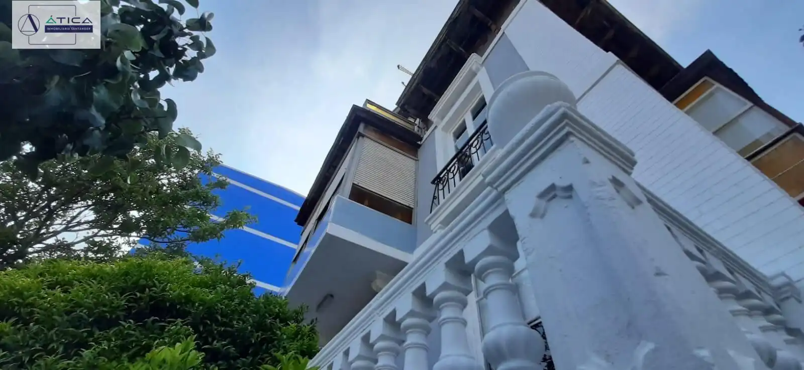 Vista exterior de Casa o xalet en venda en Santander amb Jardí privat, Terrassa i Moblat