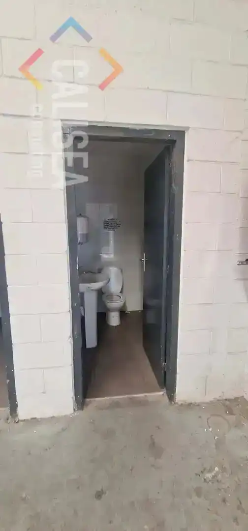 Bathroom of Industrial buildings for rent in Polinyà