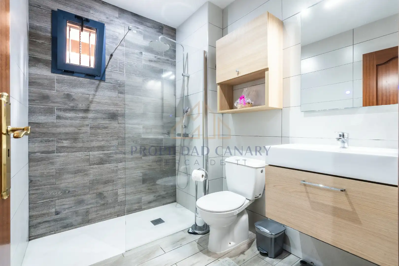 Bathroom of Flat for sale in Arona  with Air Conditioner, Terrace and Furnished