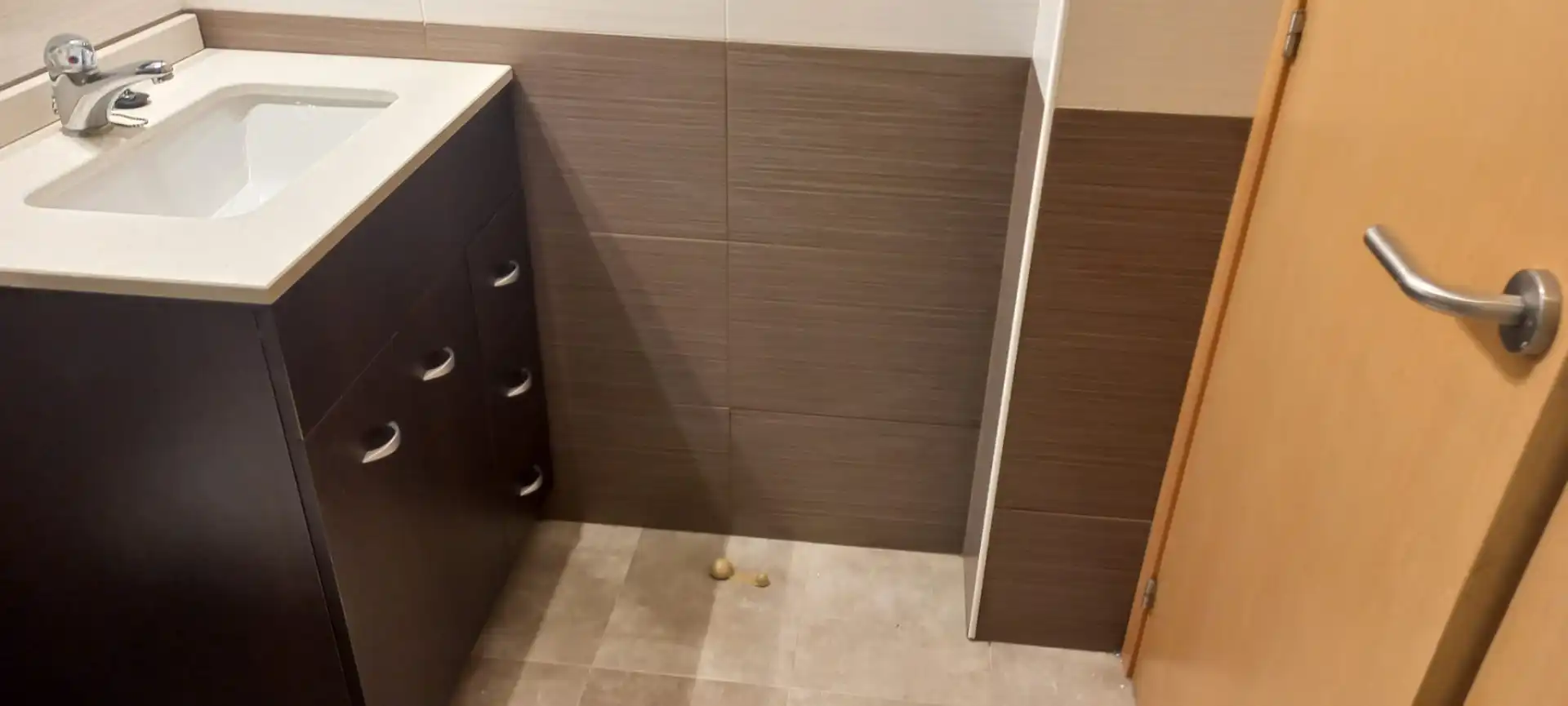 Baño de Piso en venta en Terrassa con Calefacción, Horno y Microondas