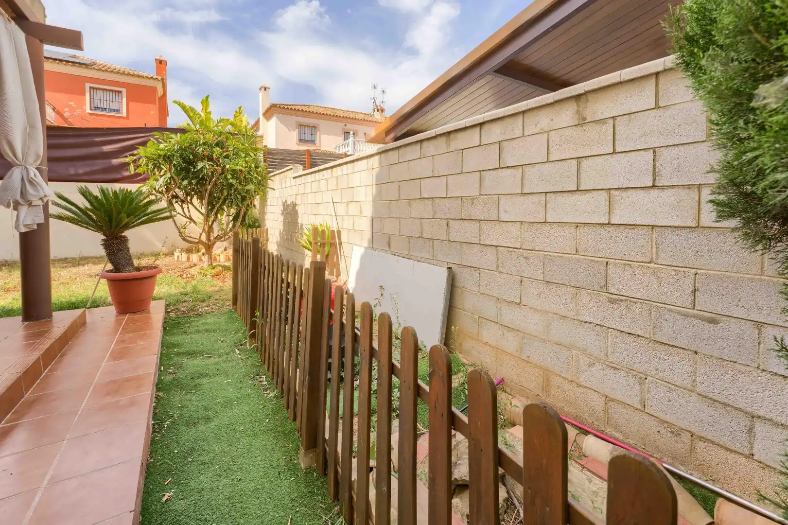 Garden of Houses for sale in Espartinas  with Air Conditioner, Heating and Private garden