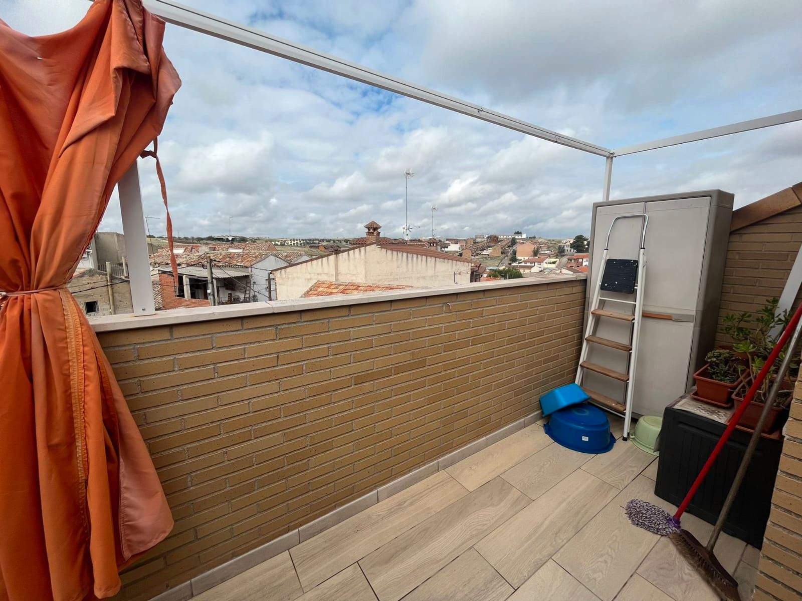 Terrasse von Dachboden zum verkauf in Borox mit Heizung, Terrasse und Ofen