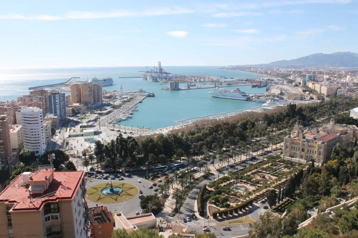 Vista exterior de Piso en venta en Málaga con Calefacción, Terraza y Balcón