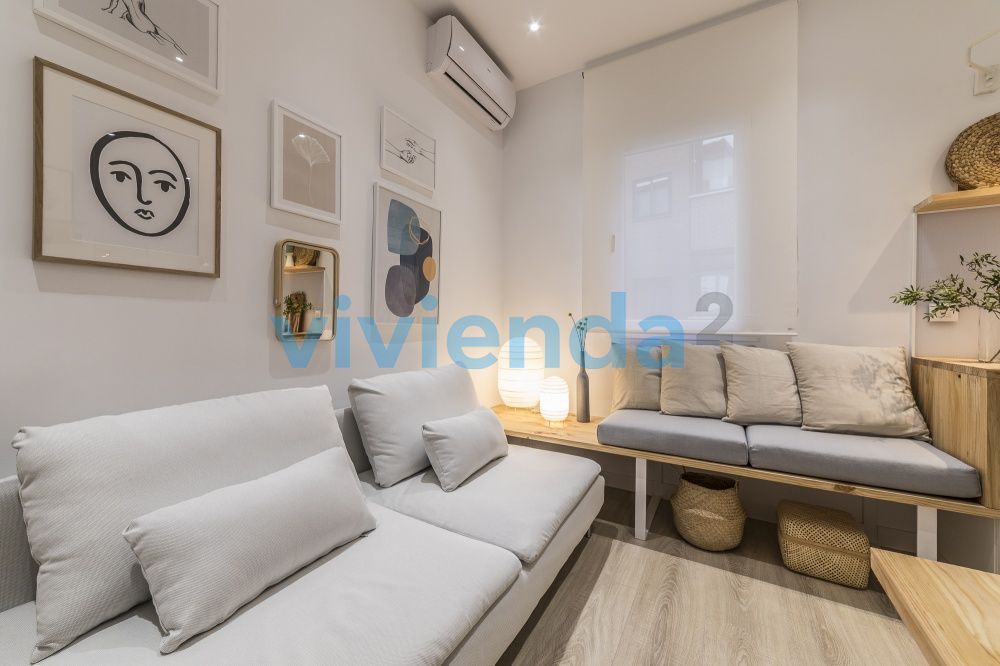 Sala d'estar de Pis en venda en  Madrid Capital amb Aire condicionat, Calefacció i Moblat