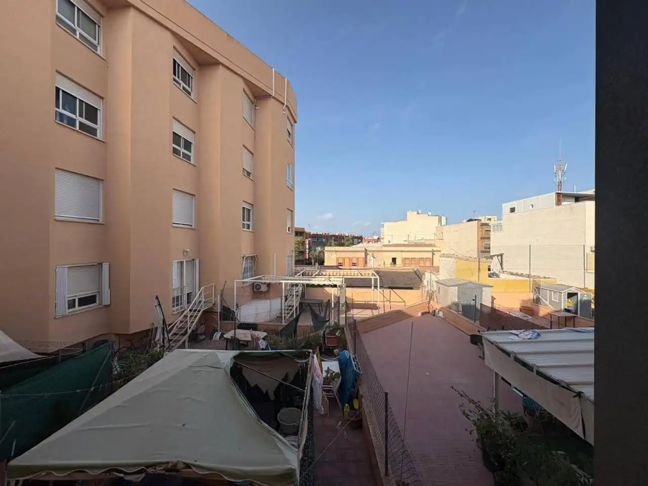 Vista exterior de Pis en venda en Alicante / Alacant amb Calefacció i Balcó