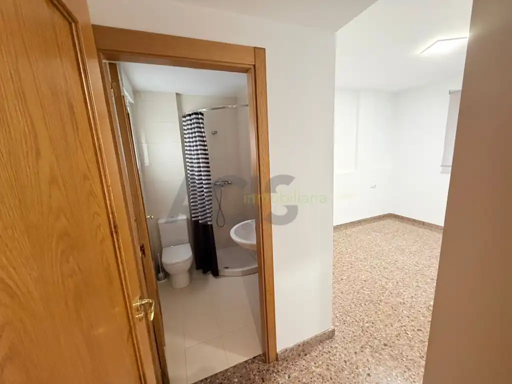 Wohnung zur Miete in L'Alcúdia mit Klimaanlage und Balkon