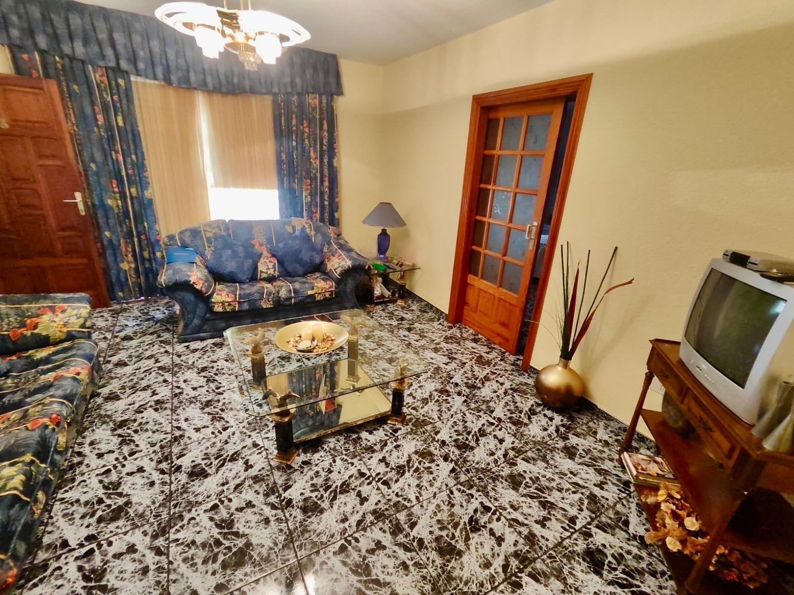 Sala d'estar de Pis en venda en Guía de Isora amb Terrassa i Moblat