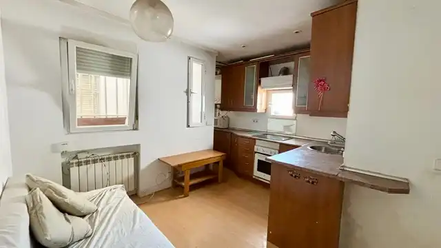 Cuina de Pis en venda en Madrid amb Calefacció i Moblat