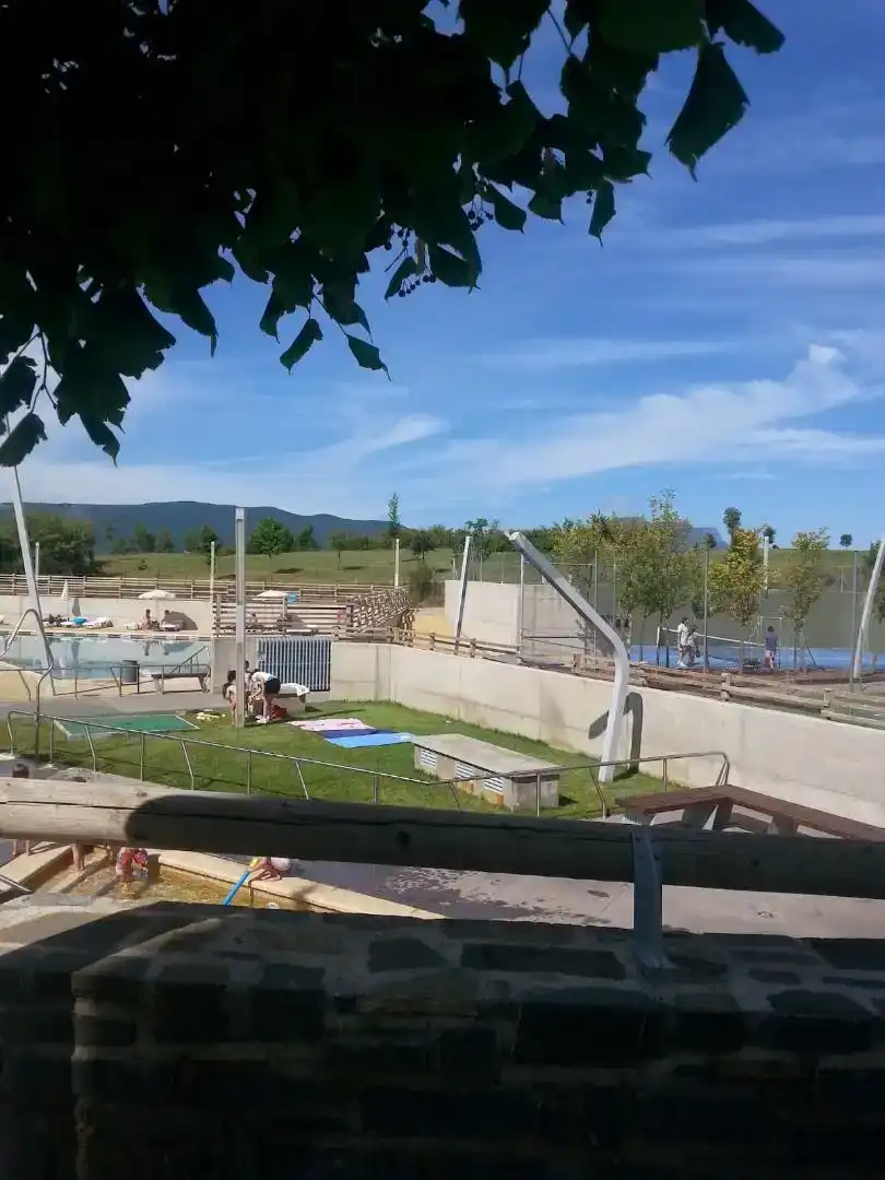 Piscina de Dúplex en venta en Biescas con Parquet, Trastero y Piscina