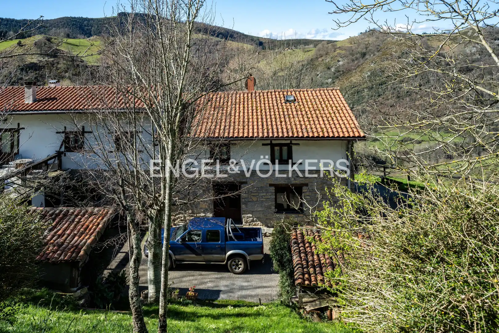 Vista exterior de Casa o chalet en venta en Errezil con Calefacción, Jardín privado y Terraza