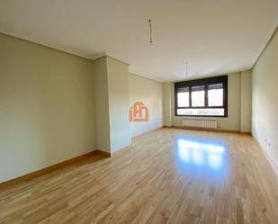 Exterior view of Flat for sale in León Capital   with Heating, Parquet flooring and Storage room