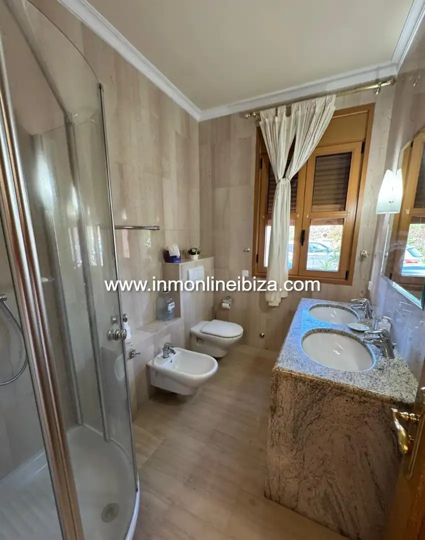 Chalet con piscina en alquiler en Carrer Noruega, imagen 16