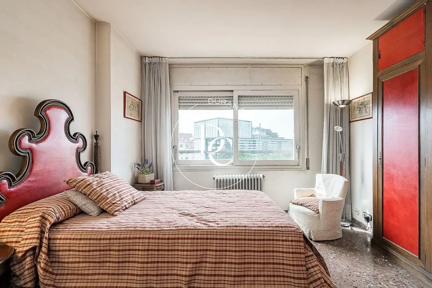 Habitación de Piso en venta en Barcelona con Calefacción y Balcón