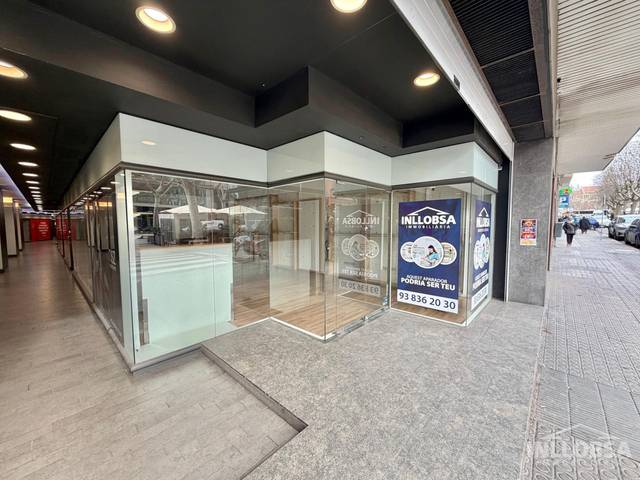 Local comercial en Alquiler en Passeig PERE III en Centre - Passeig i Rodalies