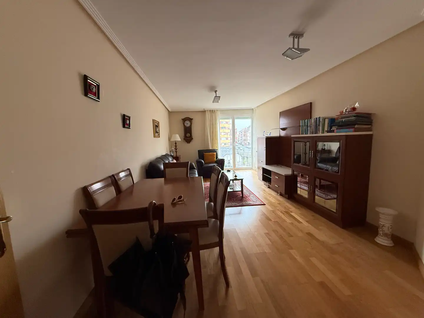Sala de estar de Piso en venta en León Capital  con Calefacción, Parquet y Trastero