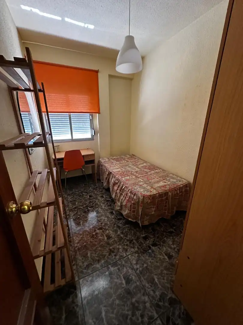 Flat for rent in Paseo de la Estación, Peñamefecit - Avda Barcelona
