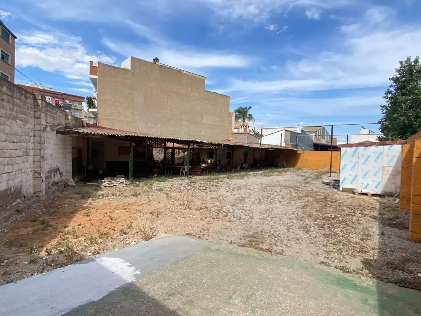 Vista exterior de Nave industrial de alquiler en Vilamarxant