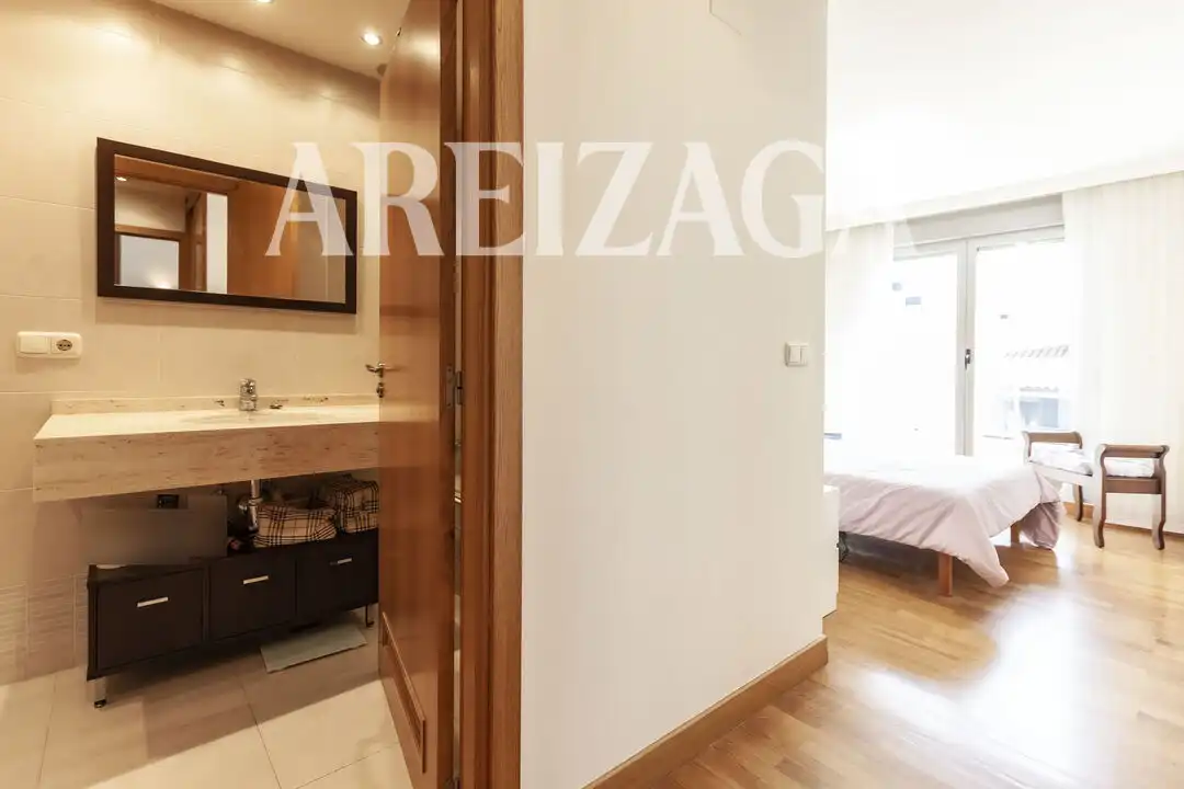Schlafzimmer von Wohnung zum Verkauf in Donostia - San Sebastián  mit Heizung, Terrasse und Balkon