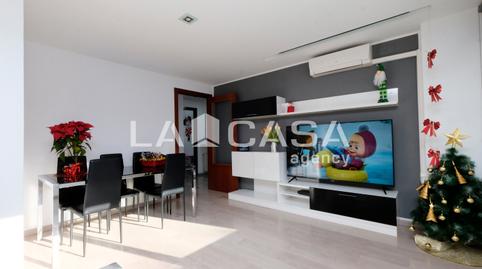 Foto 2 de Piso en venta en El Turó de la Peira,  Barcelona Capital