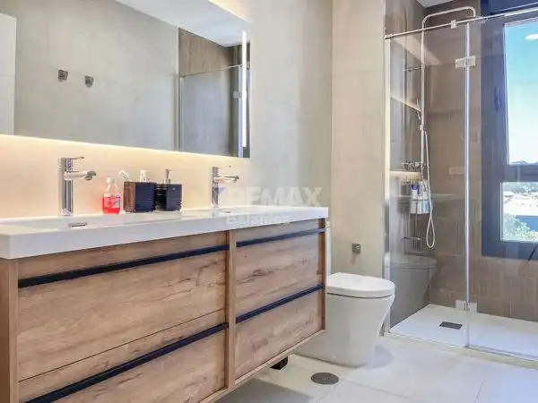 Bathroom of Duplexes for sale in Vigo   with Heating, Private garden and Terrace