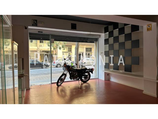 Local comercial en Alquiler en Carrer de Sicília en Fort Pienc