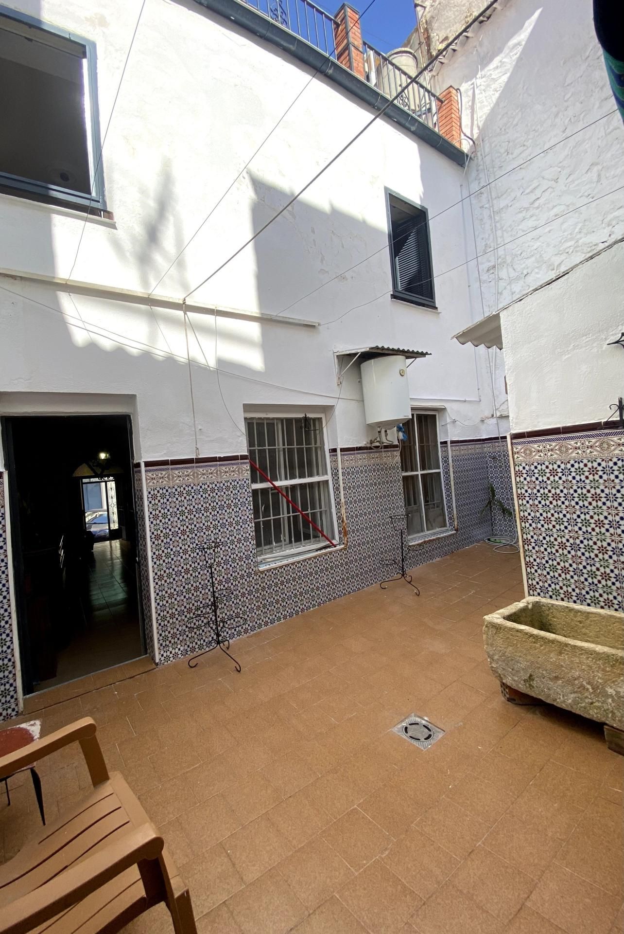 Exterior view of Single-family semi-detached for sale in  Jaén Capital  with Air Conditioner, Heating and Terrace