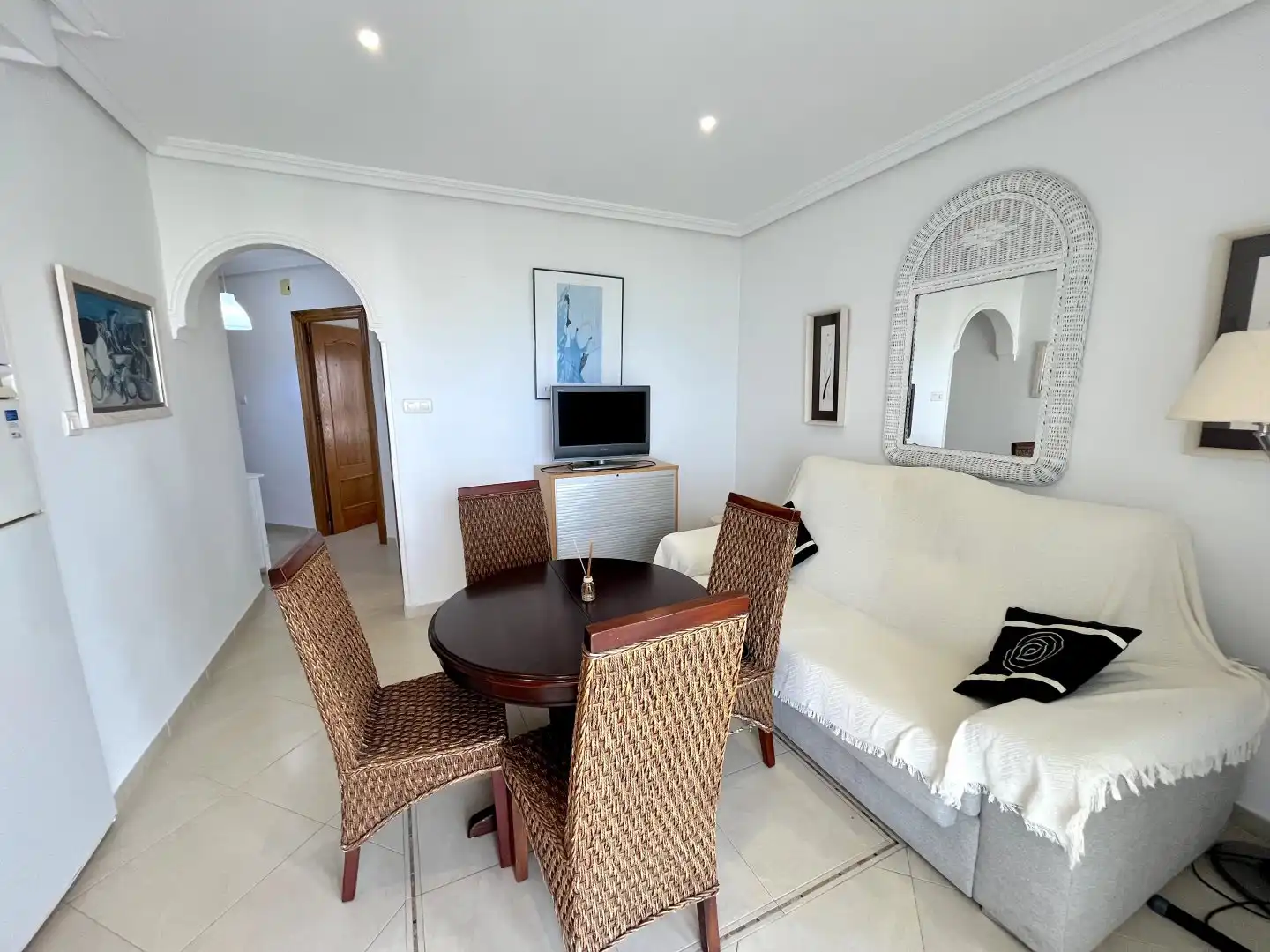 Living room of Flat for sale in Salobreña  with Swimming Pool, Furnished and Balcony