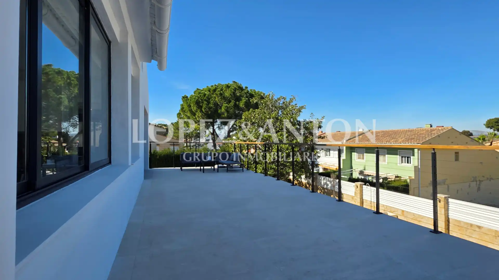 Exterior view of Houses for sale in L'Eliana  with Air Conditioner, Private garden and Parquet flooring