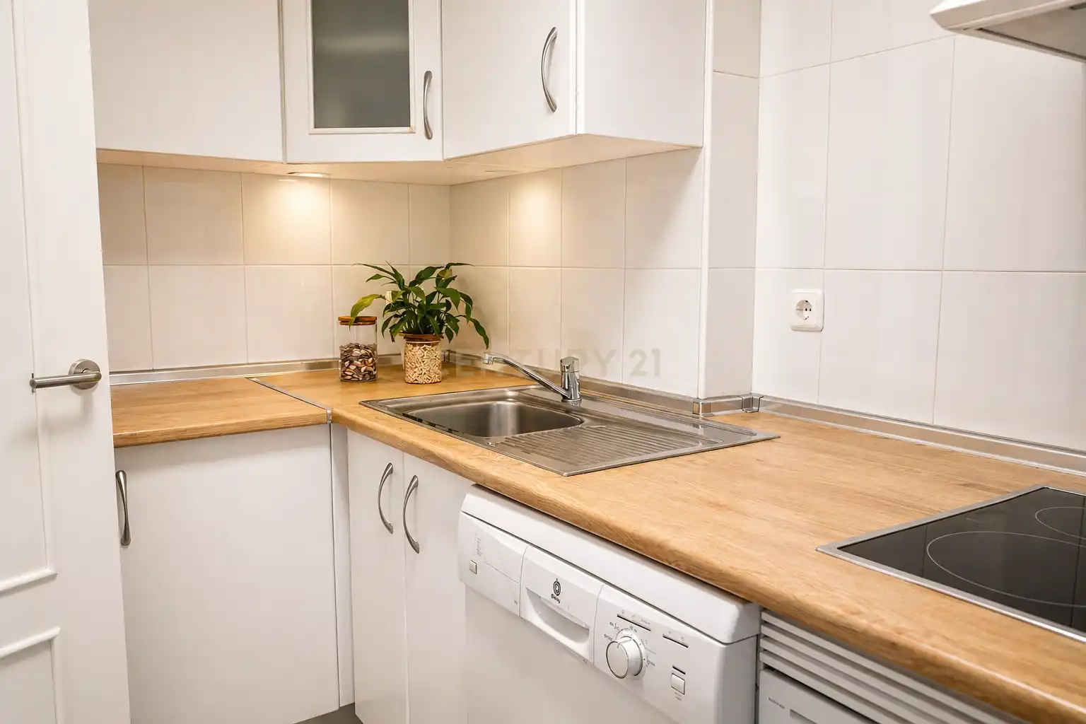 Cocina de Apartamento en venta en Fuengirola con Jardín privado, Trastero y Piscina