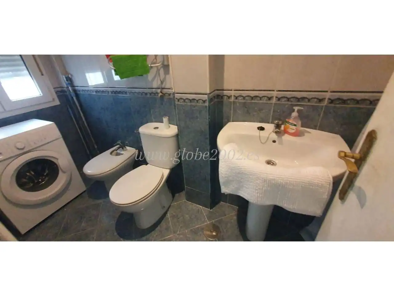 Bathroom of Study for rent in Cádiz  with Air Conditioner, Furnished and Balcony