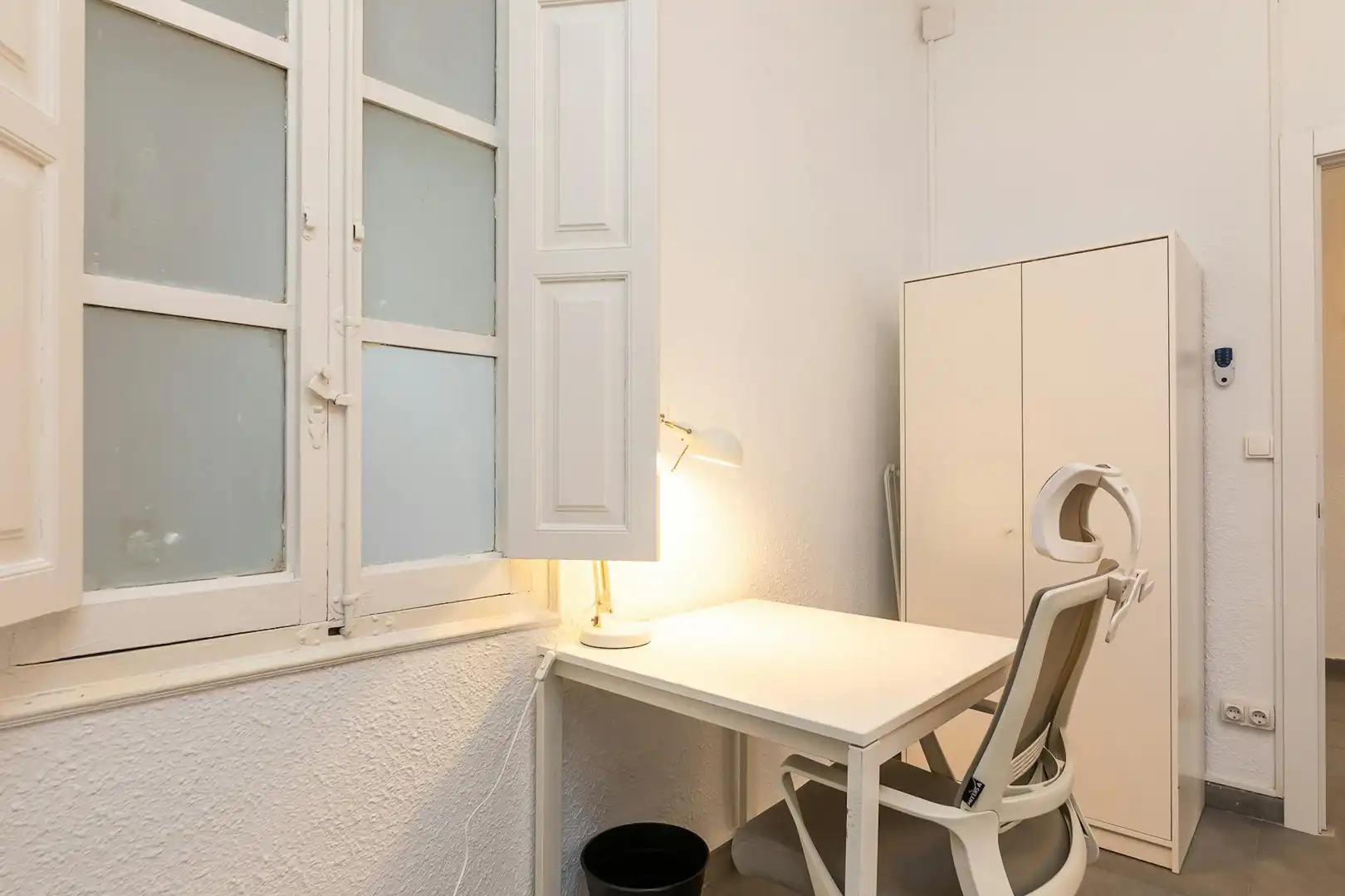 Bedroom of Flat for share in Valencia  with Heating and Washing machine