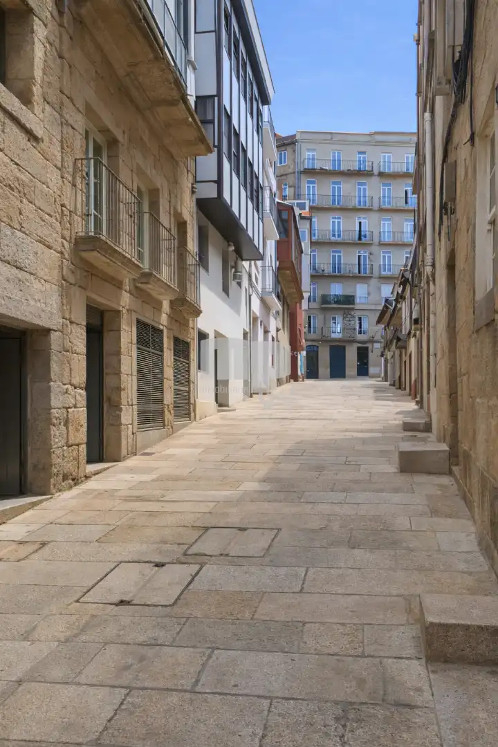 Vista exterior de Edificio en venta en Vigo 