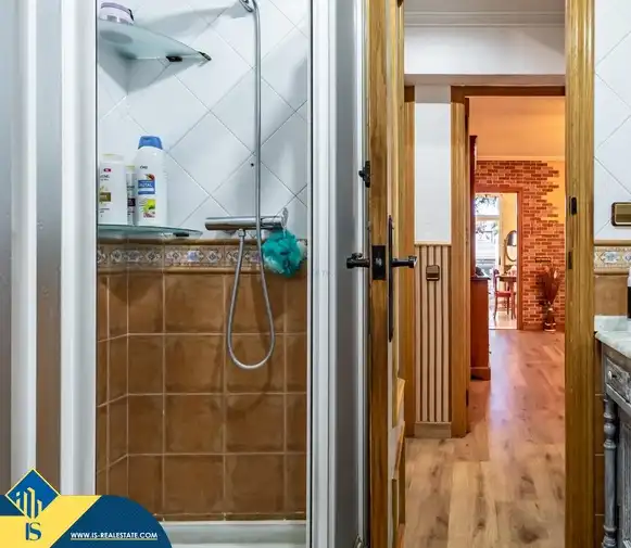 Bany de Casa o xalet en venda en Torrevieja amb Jardí privat, Terrassa i Moblat