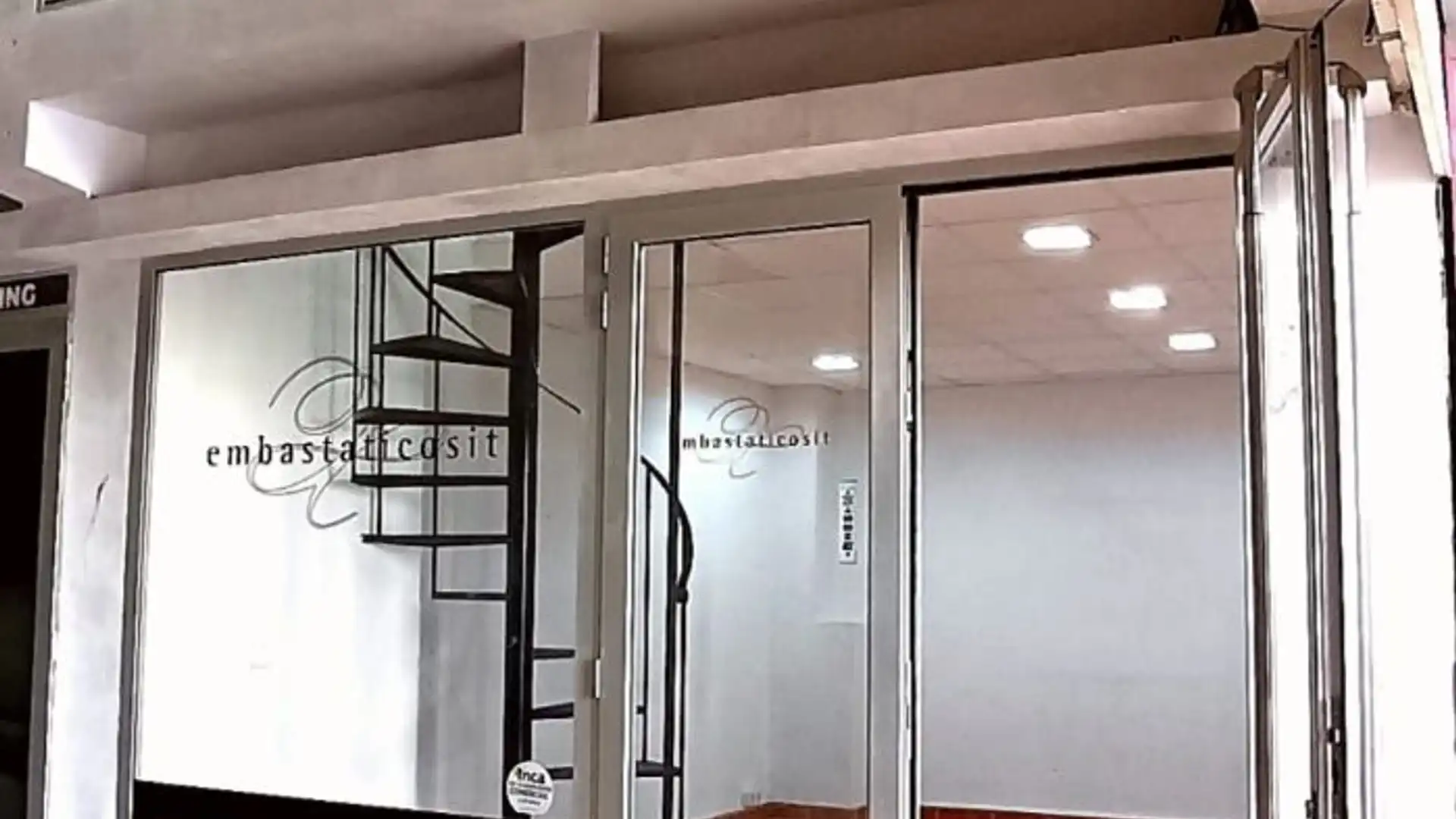 Premises for rent in Inca  with Air Conditioner